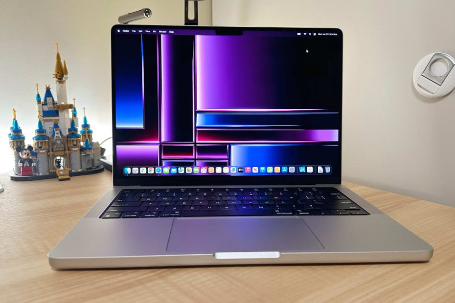 Apple 14-Inch Macbook Pro Review (2023): Extreme Performance In A Great  Build - Thestreet